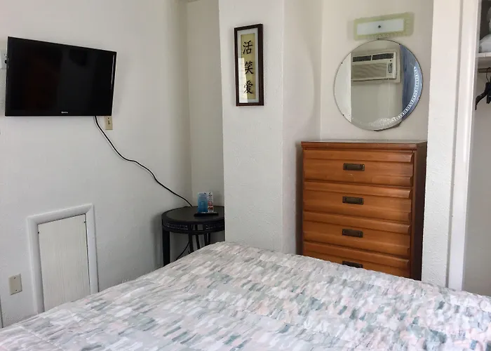 White Caps Motel
